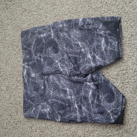 Snake print bike shorts (exercise shorts) - Picture 2 of 3